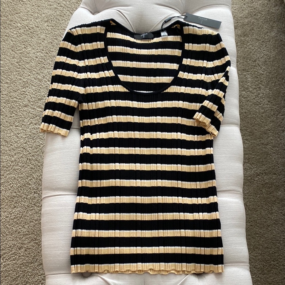 TAHARI beige, black & white sweater
